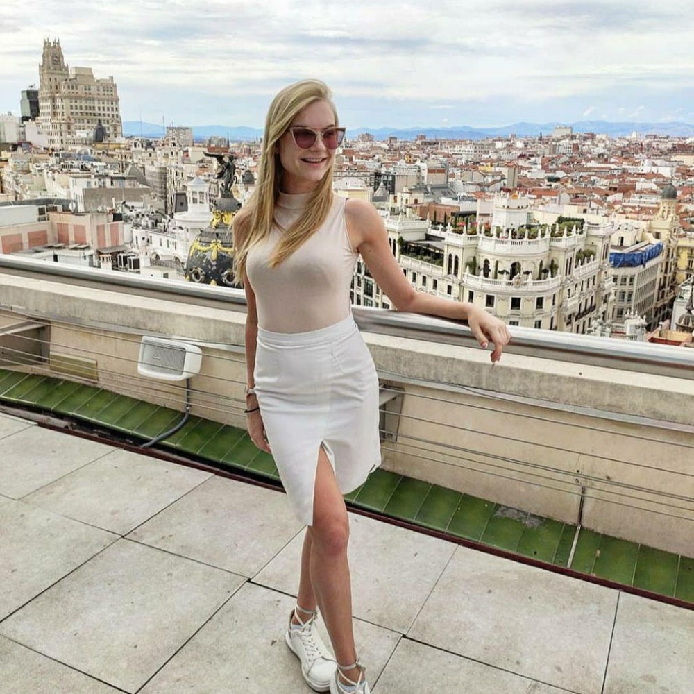 Meet your Posher, Lia